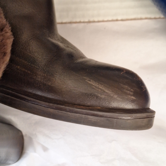 Alba leather boot with inner shearling lining from top to bottom of toe size 9 - Picture 7 of 13